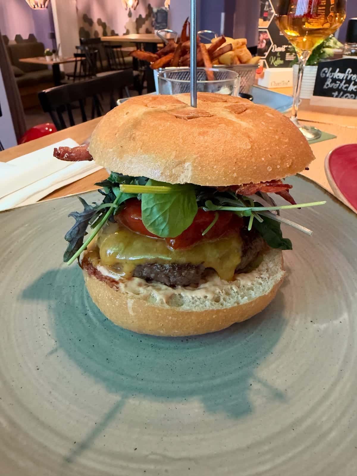 Hensel Burger
